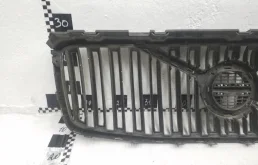 Решетка переднего бампера для Volvo XC90 2017 года на фотографиях