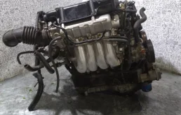 Двигатель без навесного для Mitsubishi Galant 2005 года на фотографиях