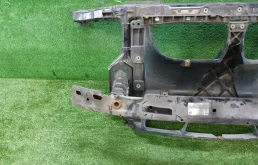 Панель радиатора (телевизор) для BMW 1er 2008 года на фотографиях