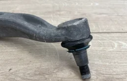 Рычаг передний правый нижний для Audi A6 на фотографиях