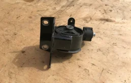 Подушка двигателя задняя левая нижняя для Toyota Avensis на фотографиях