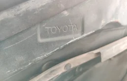 Капот для Toyota Land Cruiser 2003 года на фотографиях