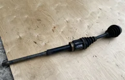 Привод передний правый для Volvo XC70 2005 года на фотографиях