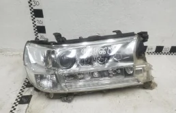 Фара ксенон левая для Toyota Land Cruiser 2020 года на фотографиях