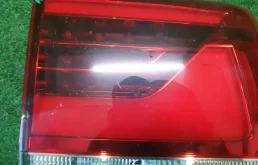 Фонарь внутренний левый для Toyota Land Cruiser 2021 года на фотографиях