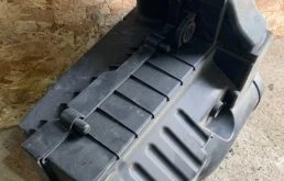 Корпус воздушного фильтра для Volkswagen Tiguan 2014 года на фотографиях