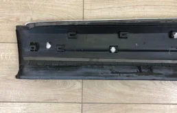 Накладка двери багажника для Volkswagen Tiguan 2009 года на фотографиях