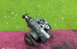 Насос ГУР для Volkswagen Passat 2001 года на фотографиях