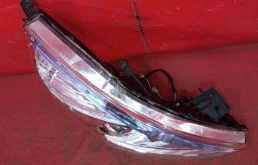 Фара правая для Nissan Teana 2010 года на фотографиях