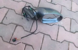 Стекла и зеркала для Volkswagen Passat 2006 года на фотографиях