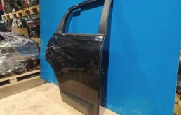 Накладка на дверь задняя правая для Nissan Qashqai 2008 года на фотографиях