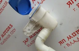 Бачок стеклоомывателя передний для Volkswagen Tiguan 2015 года на фотографиях