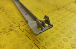 Реснички передние левые для Mercedes-Benz M class на фотографиях