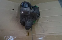 Стартер для Citroen C4 2008 года на фотографиях