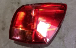 Фара левая для Nissan Qashqai 2011 года на фотографиях