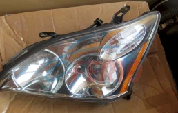 Фара левая для Lexus RX 2005 года на фотографиях