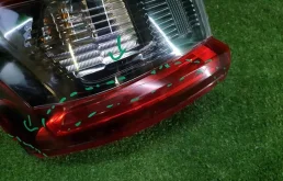 Фонарь внутренний левый для Nissan Qashqai 2018 года на фотографиях