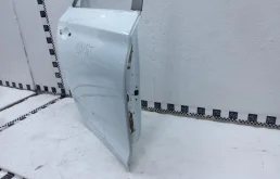 Накладка на дверь задняя правая для Hyundai Solaris 2018 года на фотографиях