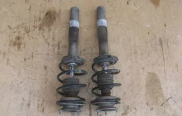 Амортизатор передний правый для BMW 5er 2010 года на фотографиях