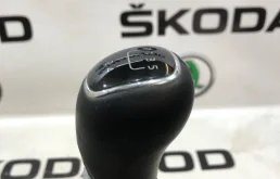 Ручка МКПП для Skoda Octavia 2014 года на фотографиях