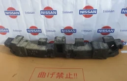 Абсорбер переднего бампера для Nissan X-Trail 2014 года на фотографиях