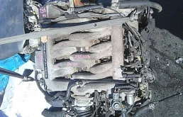 Двигатель без навесного для Mazda MPV 1999 года на фотографиях