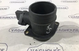 Датчик массового расхода воздуха для Volkswagen Passat 2001 года на фотографиях