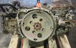 Двигатель для Subaru Legacy 1996 года на фотографиях