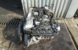 Двигатель для Audi A6 2000 года на фотографиях