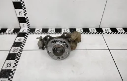 Кулак поворотный левый для Volkswagen Polo 2013 года на фотографиях