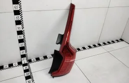 Фонарь внешний правый для Volvo XC90 2019 года на фотографиях