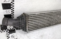 Радиатор интеркулера для Audi A4 2007 года на фотографиях
