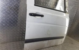 Дверь передняя правая для Mercedes-Benz Vito 2010 года на фотографиях