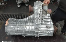 Раздатка для Volkswagen Touareg 2009 года на фотографиях