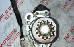 Стартер для Nissan X-Trail 2001 года на фотографиях