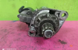 Стартер для Skoda Octavia 2002 года на фотографиях