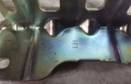 Петля капота левая для Kia Sportage на фотографиях