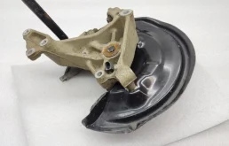 Кулак задний левый для Volkswagen Tiguan 2015 года на фотографиях