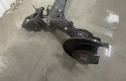 Задняя балка для Skoda Octavia 2003 года на фотографиях