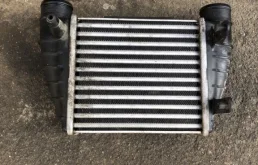 Интеркулер для Audi A4 2004 года на фотографиях