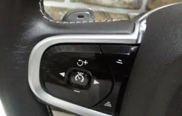 Руль для Volvo XC90 2016 года на фотографиях