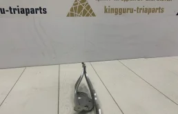 Петля капота правая для Skoda Octavia 2018 года на фотографиях