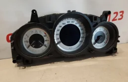 Приборная панель для Mercedes-Benz C class 2009 года на фотографиях