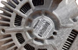 Генератор для Nissan X-Trail 2014 года на фотографиях