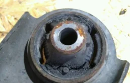 Рычаг передний левый нижний для Nissan X-Trail на фотографиях