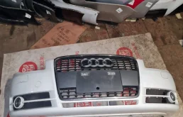 Решетка радиатора для Audi A4 2004 года на фотографиях