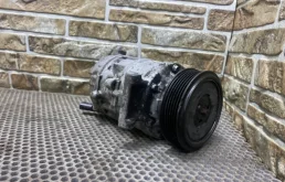 Компрессор кондиционера для Audi A4 2014 года на фотографиях