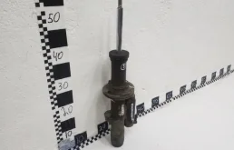 Амортизатор передний правый для BMW 5er 2018 года на фотографиях