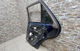 Дверь задняя правая для Mercedes-Benz M class 2009 года на фотографиях