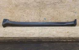 Накладка порога левая для Toyota Land Cruiser 2008 года на фотографиях